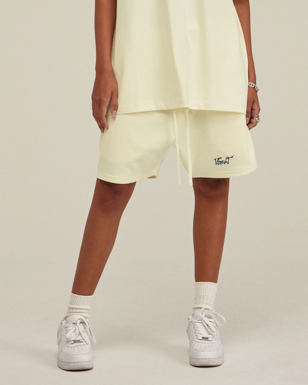 BEIGE SHORT