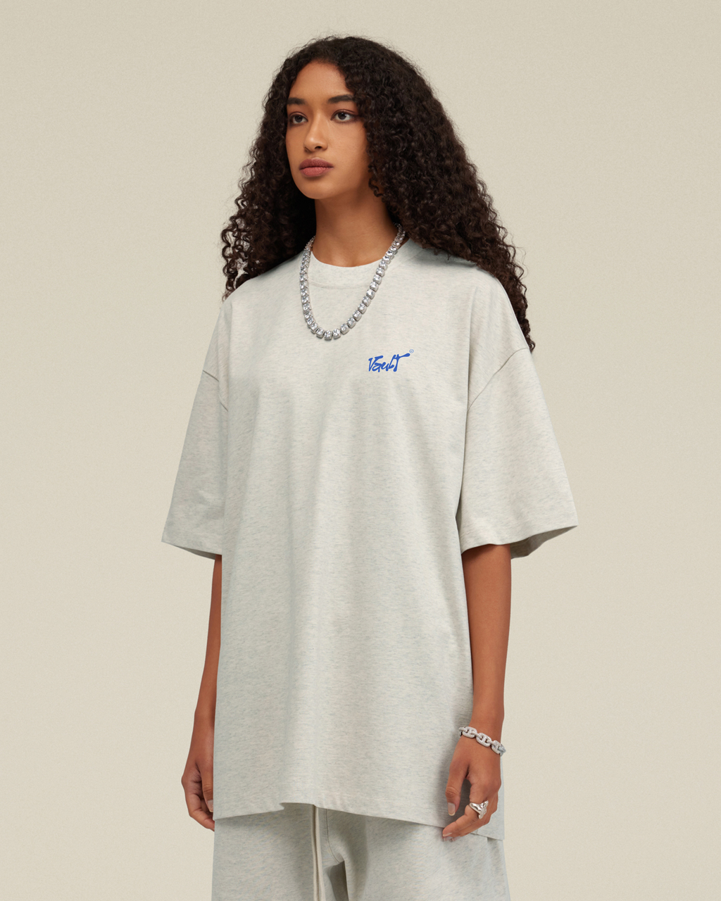 GREY TEE