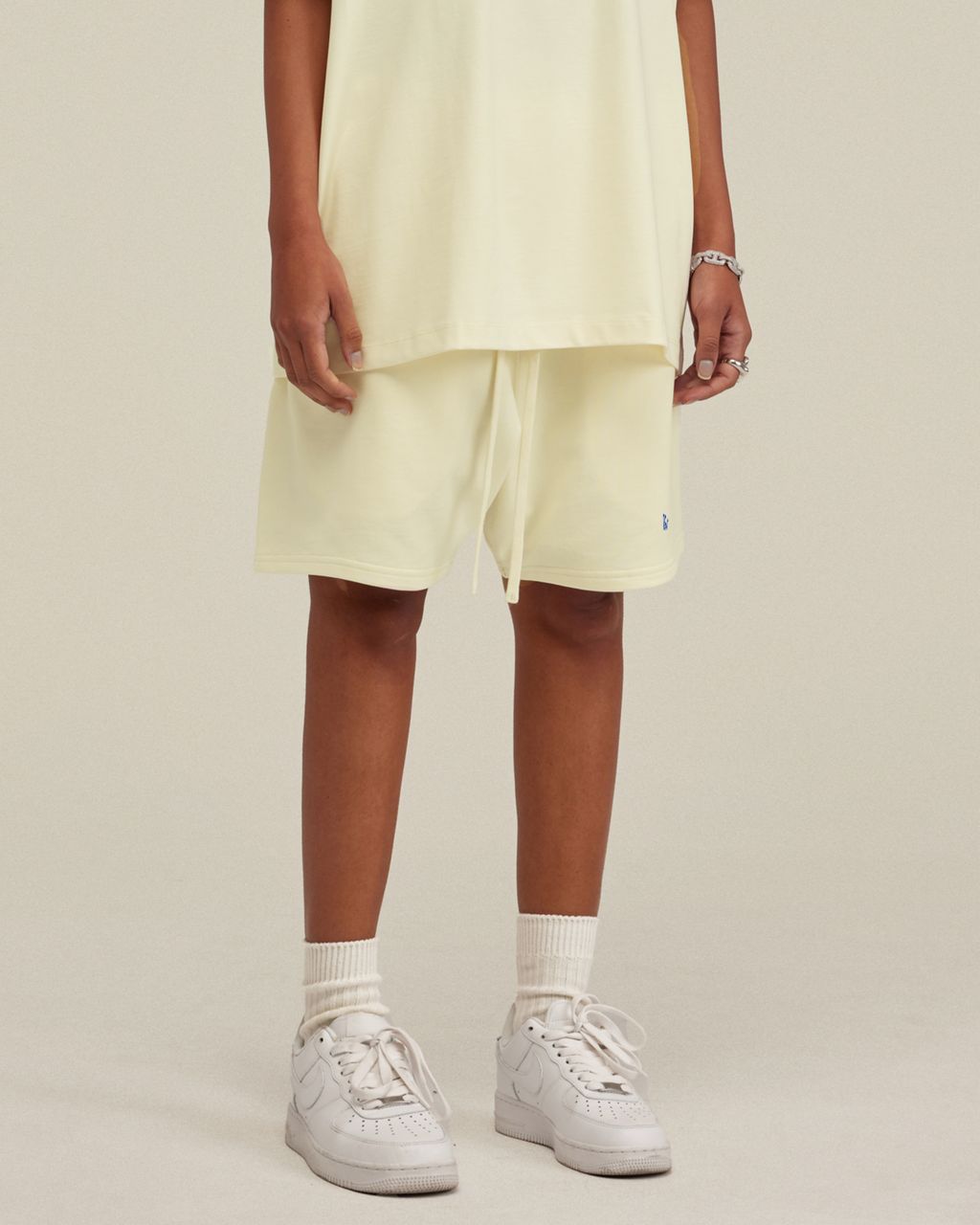 BEIGE SHORT