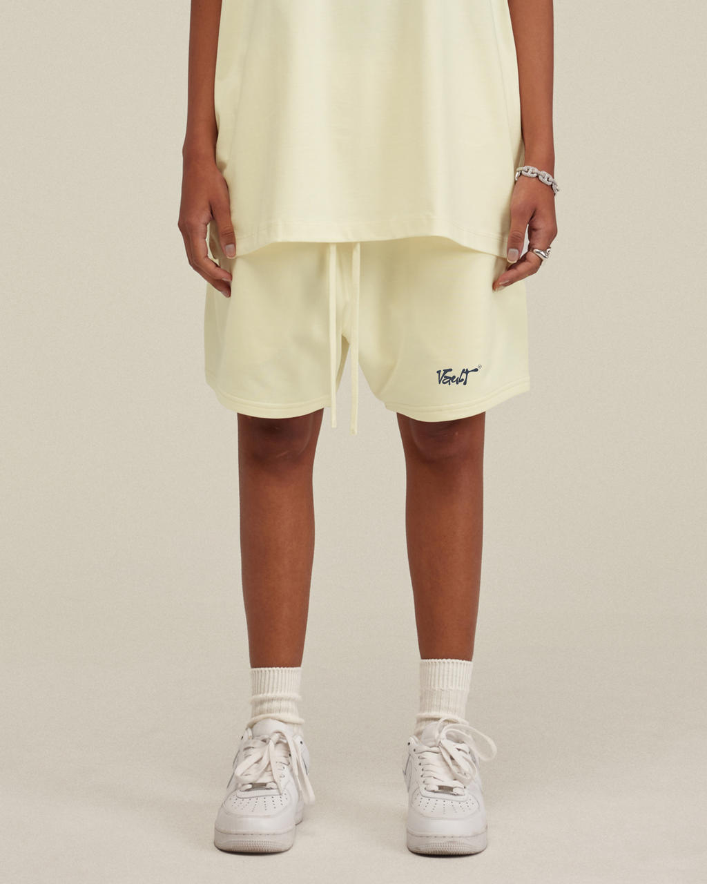 BEIGE SHORT