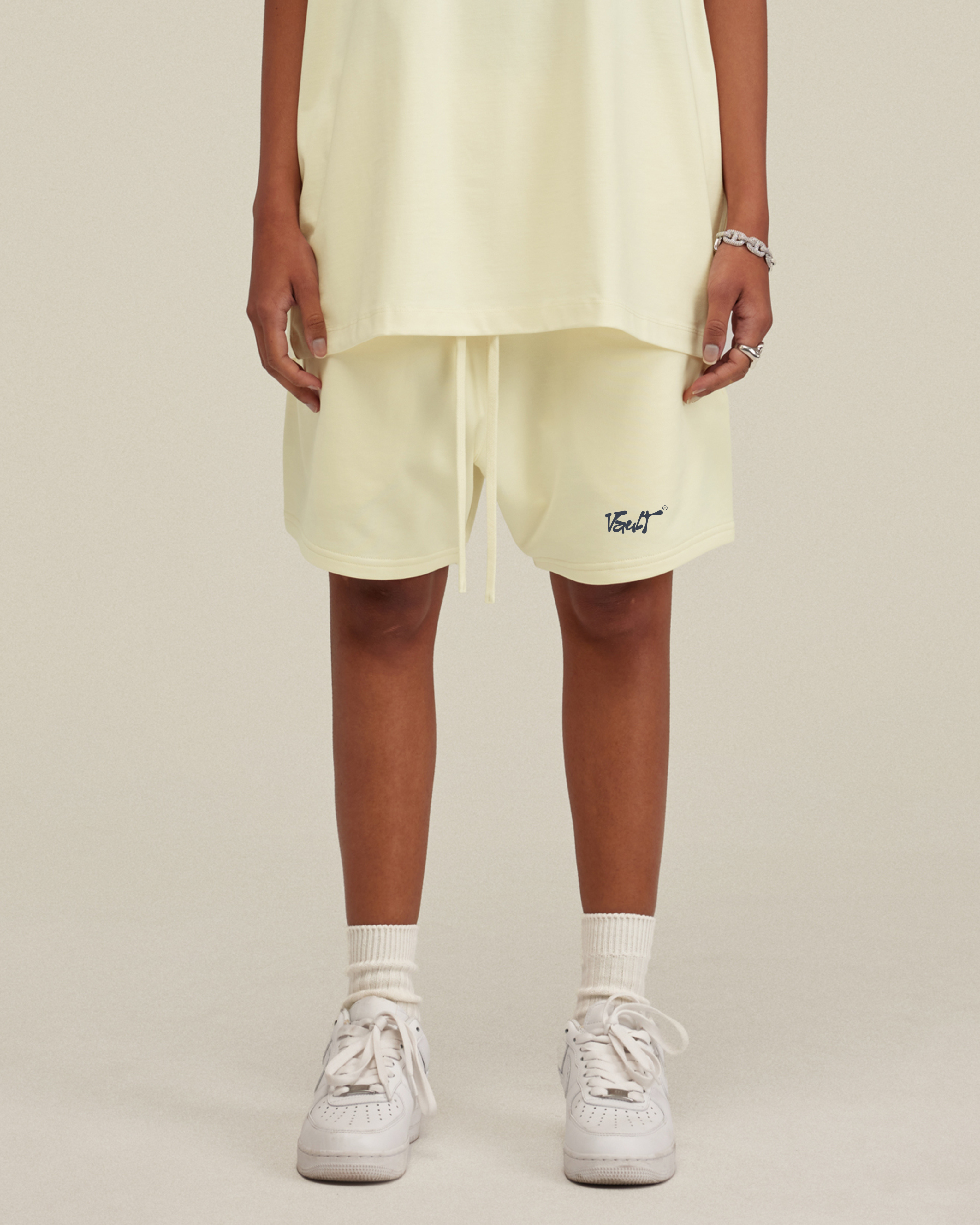 BEIGE SHORT